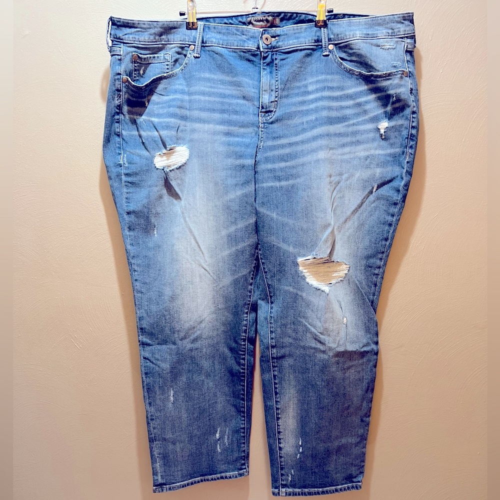 TORRID BOYFRIEND STRAIGHT VINTAGE DISTRESSED STRETCH MID-RISE JEAN 26 SHORT